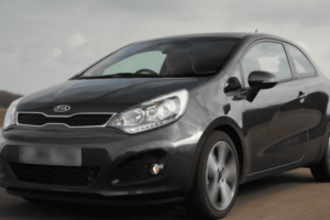 Замена лобового стекла Kia Rio 3 в Киеве