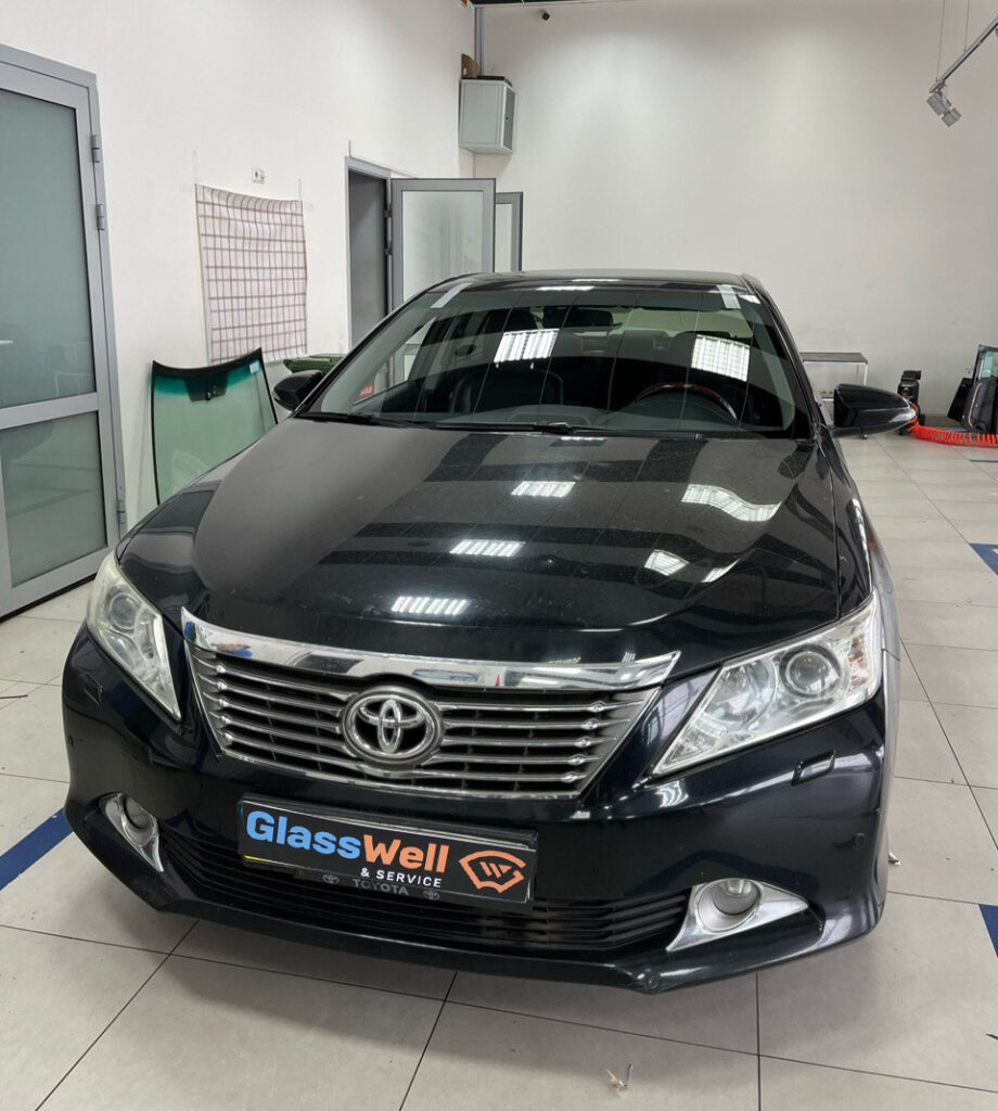 Замена автостекла на Toyota Camry