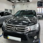 Замена автостекла на Toyota Hilux