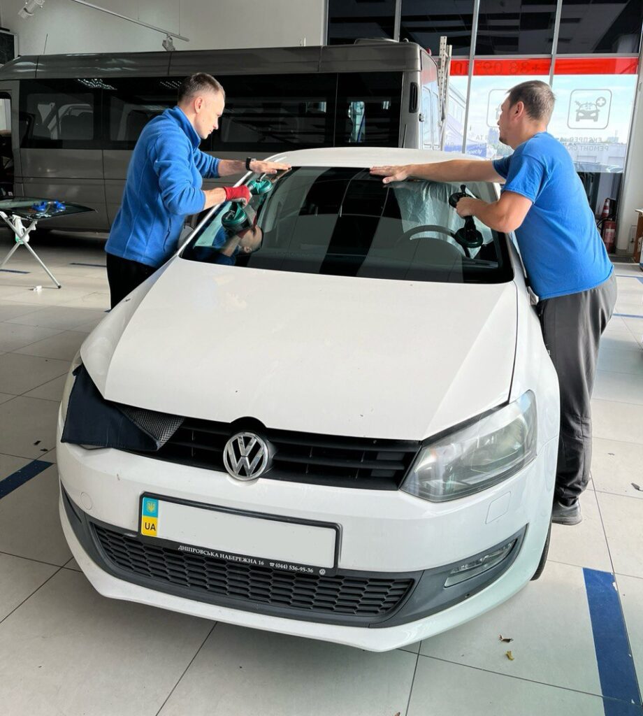 Замена автостекла на Volkswagen Polo