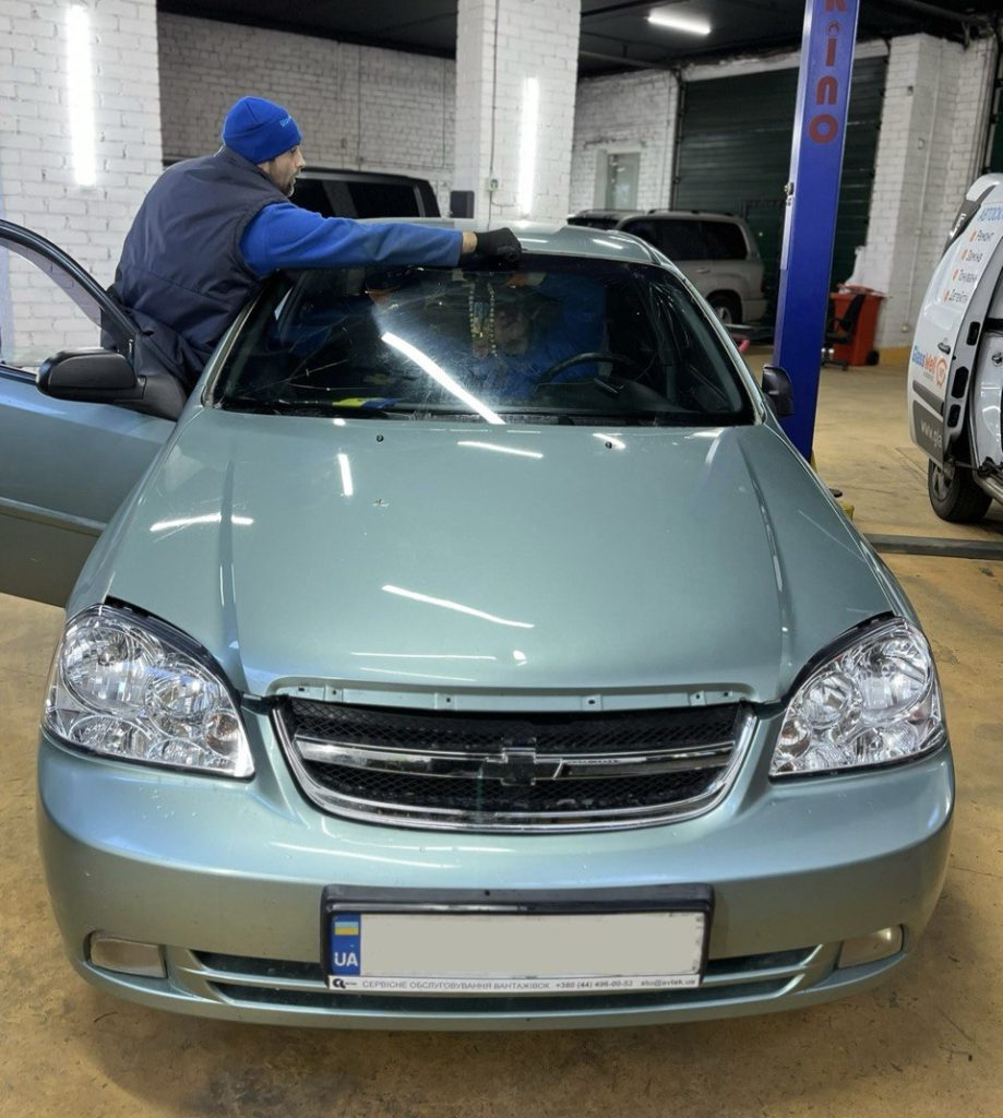 Замена автостекла на Chevrolet Lacetti