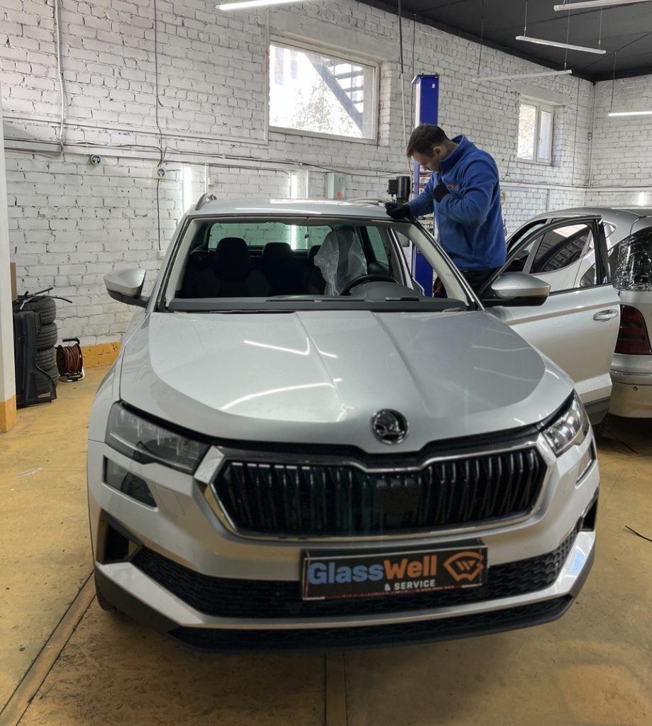 Замена автостекла на Skoda Karoq