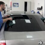 Замена заднего стекла на Skoda Rapid